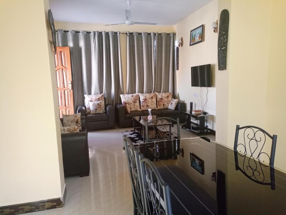 Chibuba Airport Accommodation دار السلام المظهر الخارجي الصورة