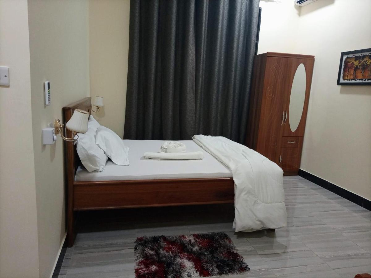 Chibuba Airport Accommodation دار السلام المظهر الخارجي الصورة