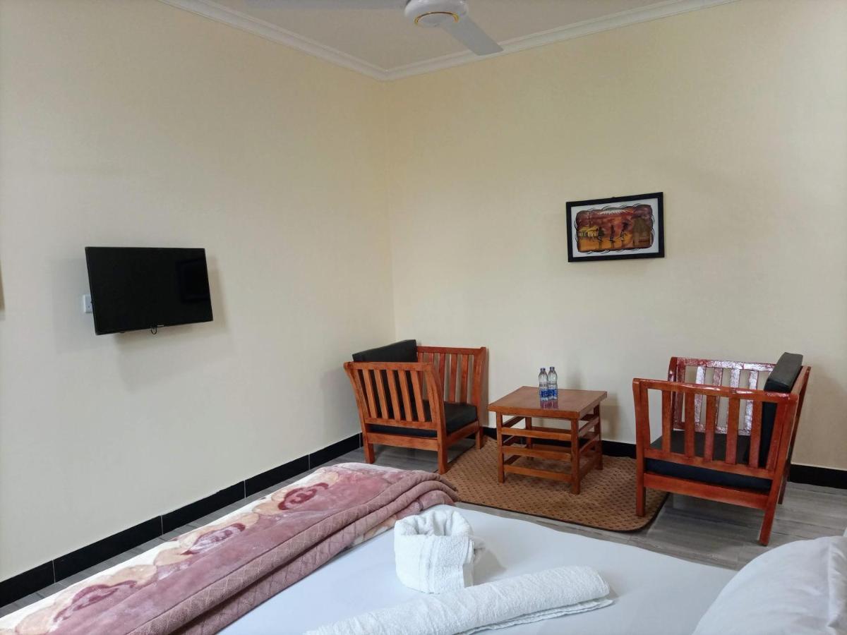 Chibuba Airport Accommodation دار السلام المظهر الخارجي الصورة