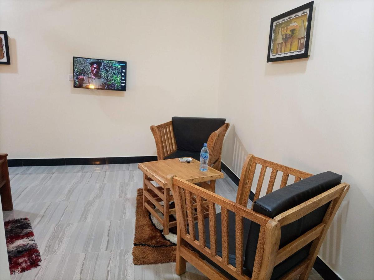 Chibuba Airport Accommodation دار السلام المظهر الخارجي الصورة