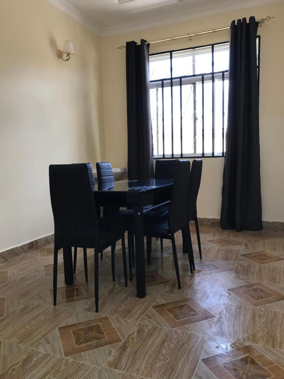 Chibuba Airport Accommodation دار السلام المظهر الخارجي الصورة