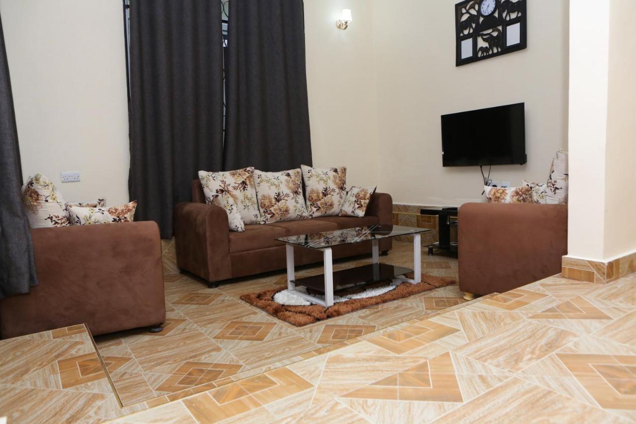 Chibuba Airport Accommodation دار السلام المظهر الخارجي الصورة