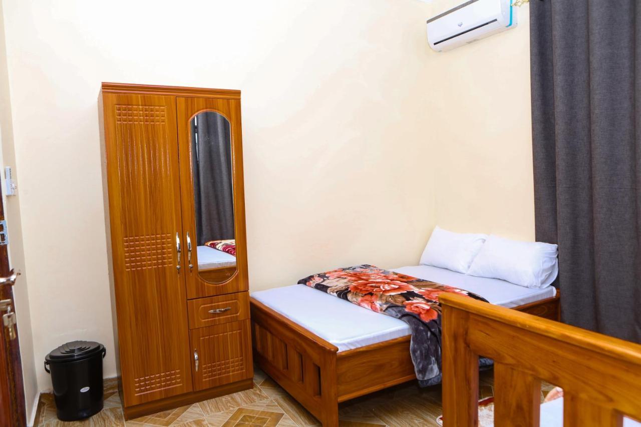 Chibuba Airport Accommodation دار السلام المظهر الخارجي الصورة