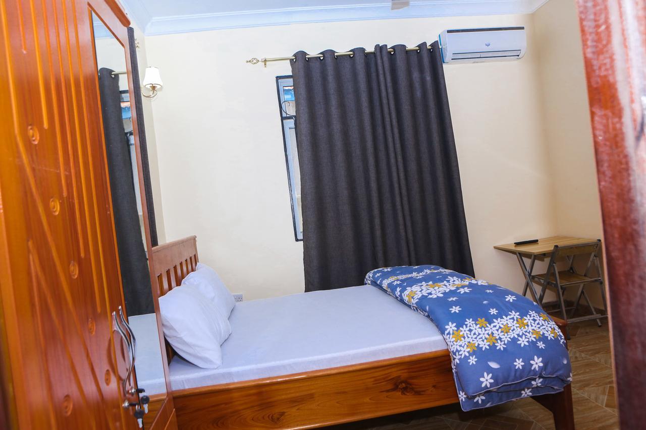 Chibuba Airport Accommodation دار السلام المظهر الخارجي الصورة