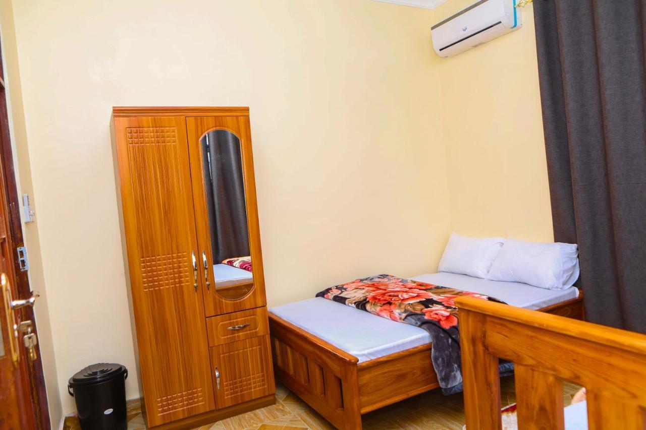 Chibuba Airport Accommodation دار السلام المظهر الخارجي الصورة